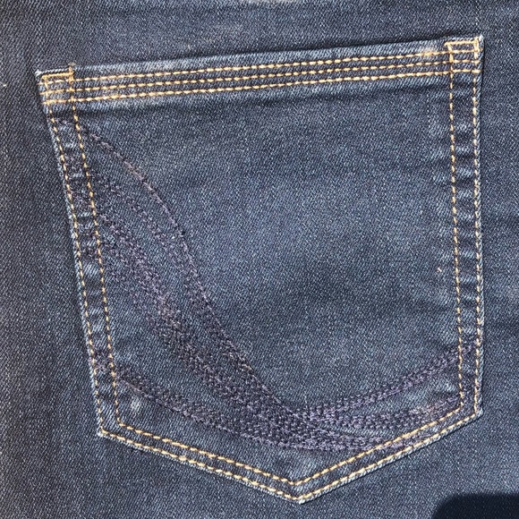 💜 Classic Straight Leg Jeans - Short 💜 - Picture 10 of 11